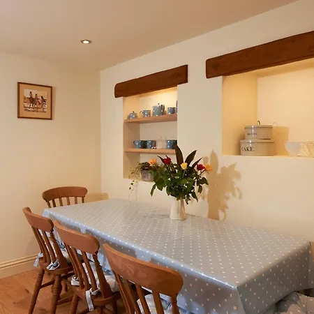 Autumn Cottage-ukc6556 Natland